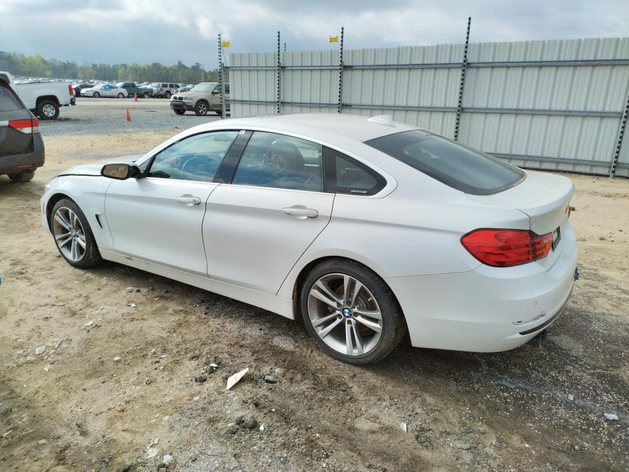 VIN WBA4F7C5XHG786437 2017 BMW 128I