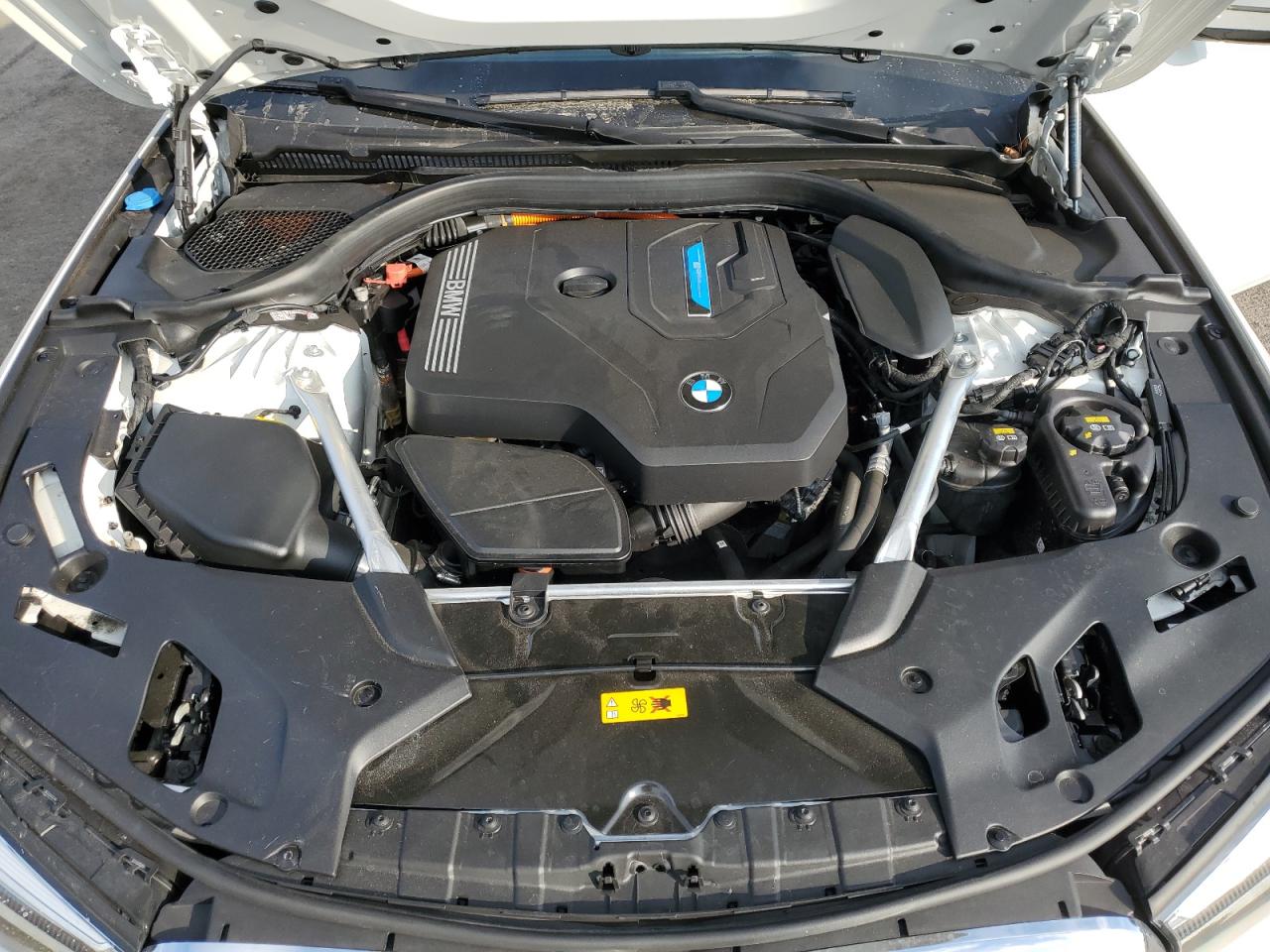 VIN WBA33AG0XMCG88870 2021 BMW 530XE