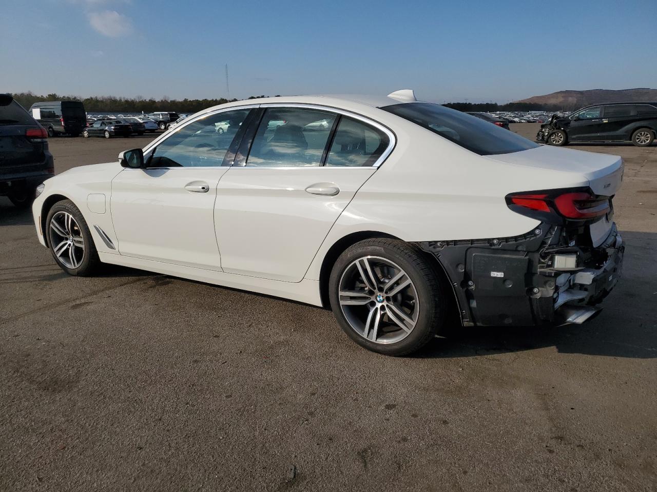 VIN WBA33AG0XMCG88870 2021 BMW 530XE