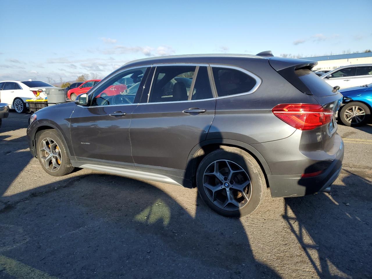 VIN WBXHT3C34J5L24593 2018 BMW X1 XDRIVE2