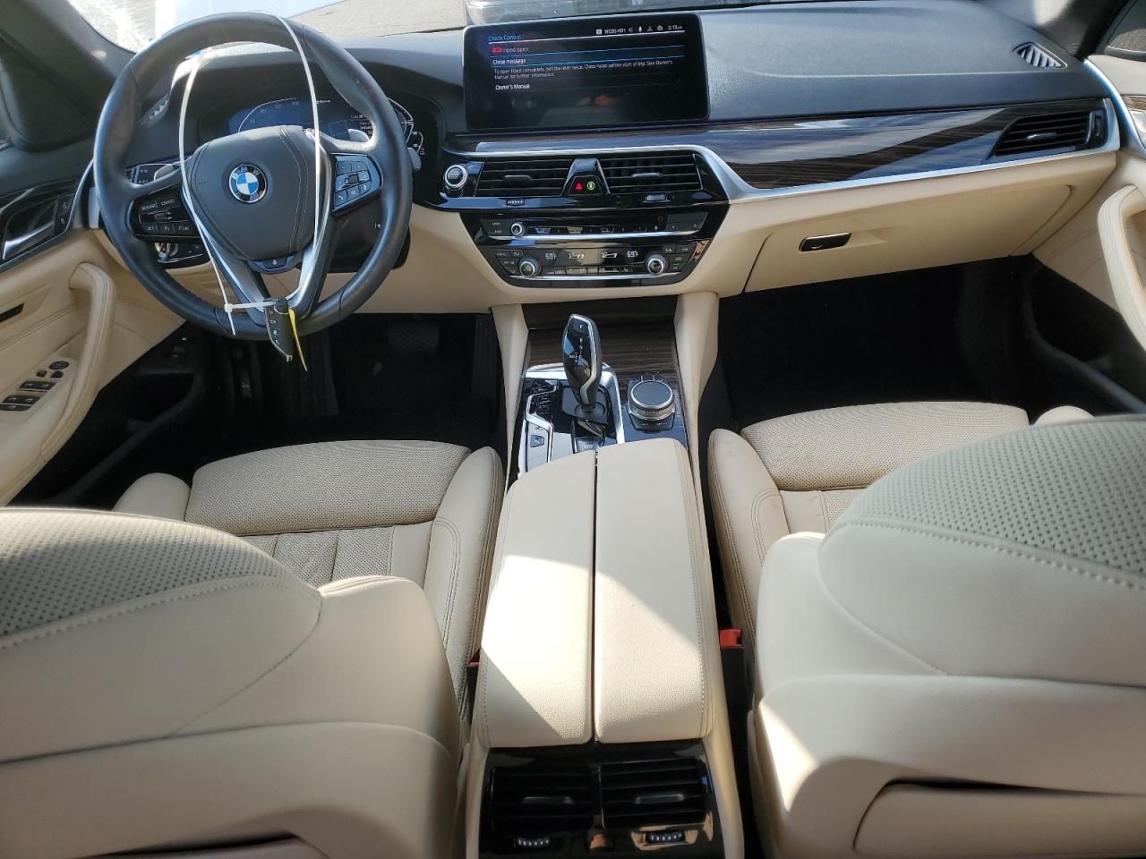 VIN WBA33AG0XMCG88870 2021 BMW 530XE