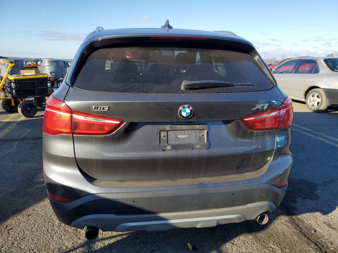 VIN WBXHT3C34J5L24593 2018 BMW X1 XDRIVE2