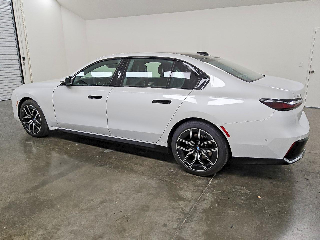 VIN WBA33EH07TCW26246 2026 BMW 740 XI