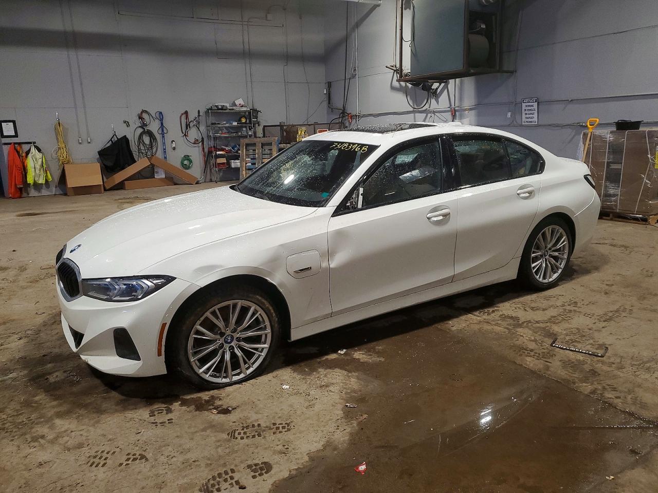 VIN WBA33FS09PFN69907 2023 BMW 330XE