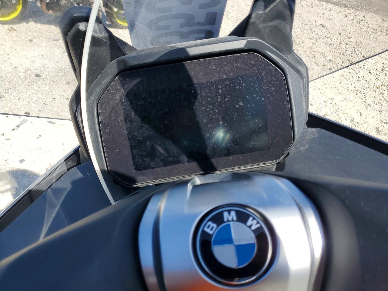 VIN WB40C6308NS890684 2022 BMW C 400