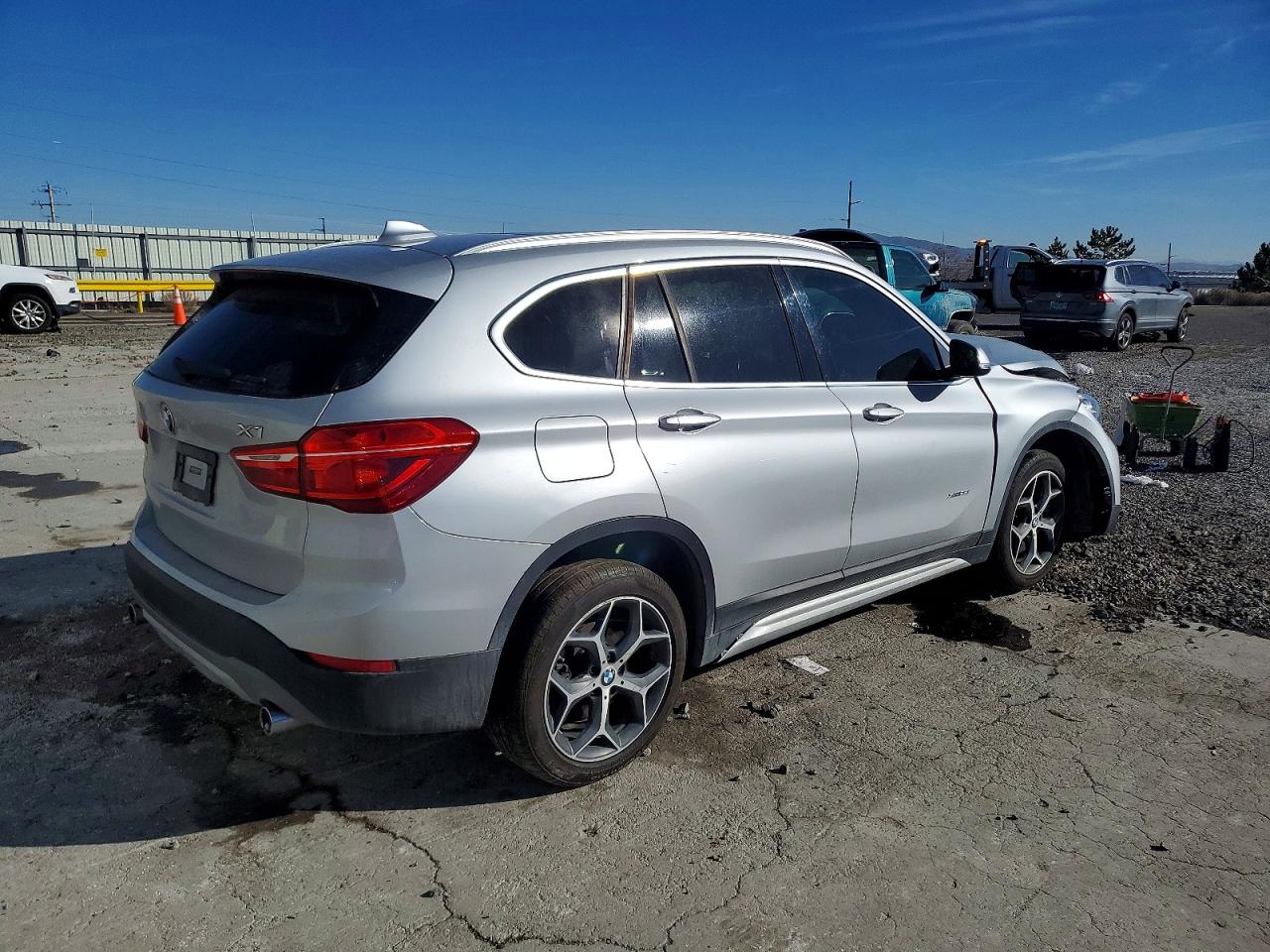 VIN WBXHT3C33J5K27658 2018 BMW X1 XDRIVE2