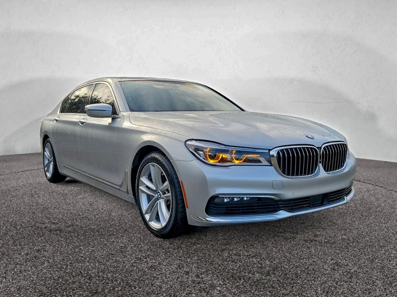 BMW 750 2018