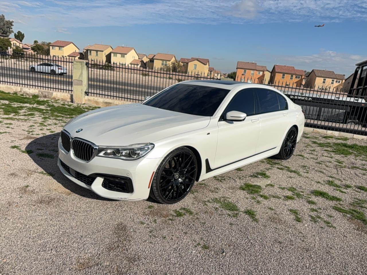 VIN WBA7F0C3XHGM21856 2017 BMW 750 I