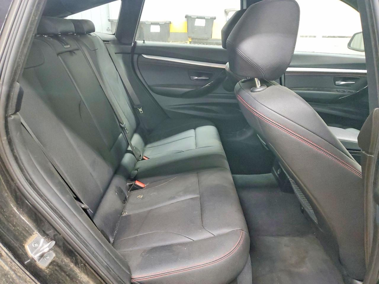 VIN WBA8Z9C5XJB219703 2018 BMW 330 XIGT