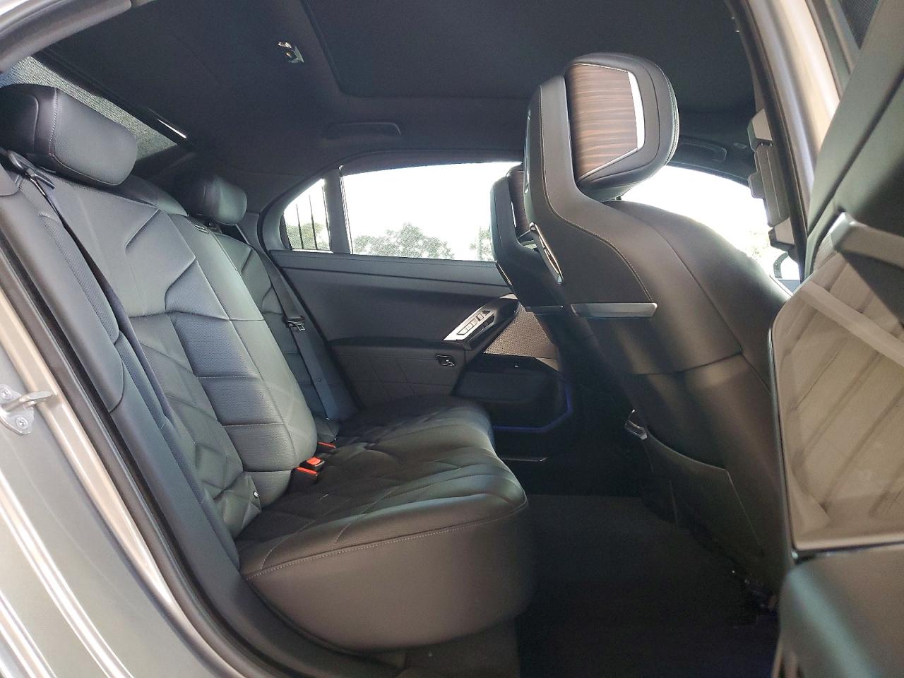 VIN WBA33EJ03PCN37404 2023 BMW 760 XI