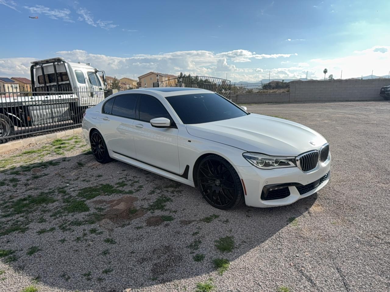 VIN WBA7F0C3XHGM21856 2017 BMW 750 I
