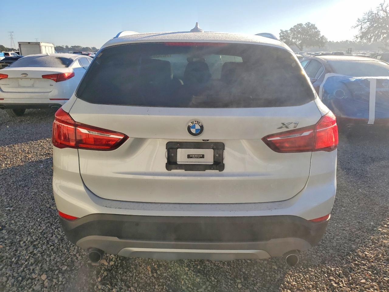 VIN WBXHU7C3XH5H35983 2017 BMW X1 SDRIVE2