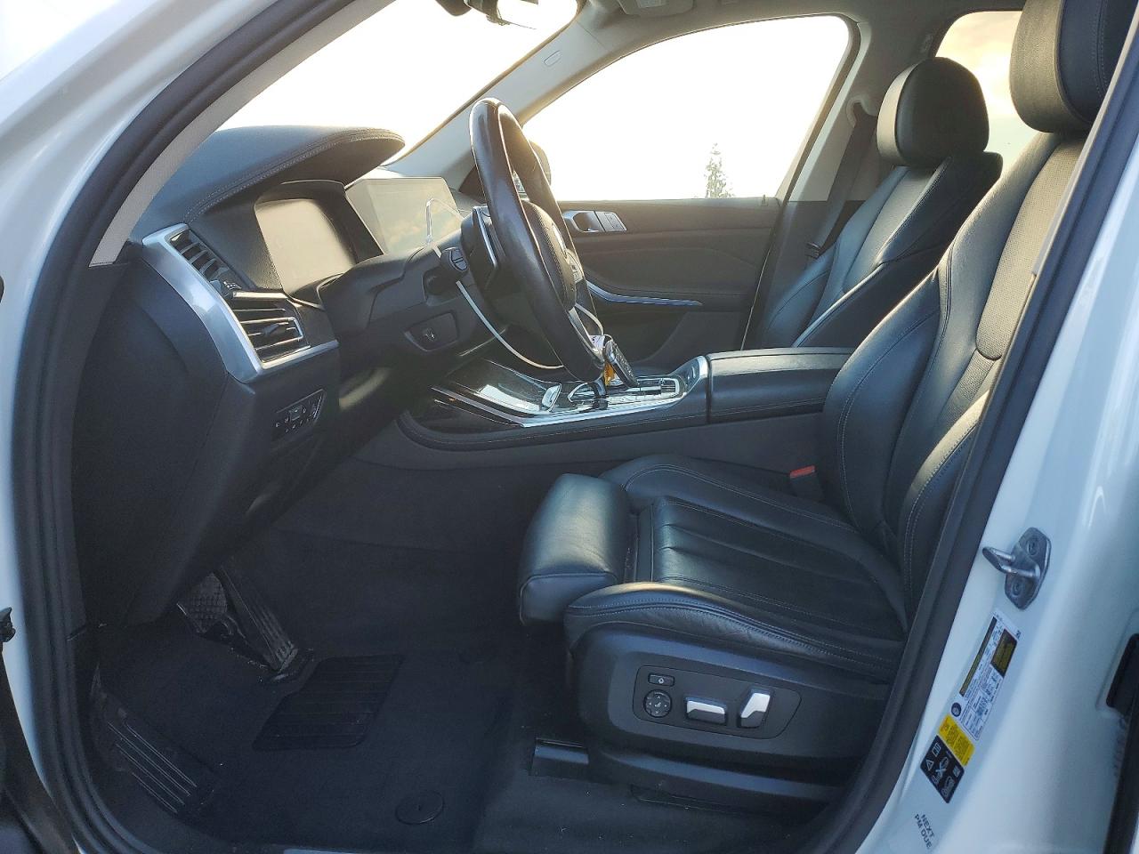 VIN 5UXCW2C00M9F63751 2021 BMW X7 XDRIVE4