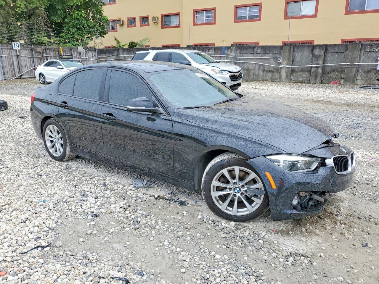 VIN WBA8A9C57JAH14800 2018 BMW 320 I