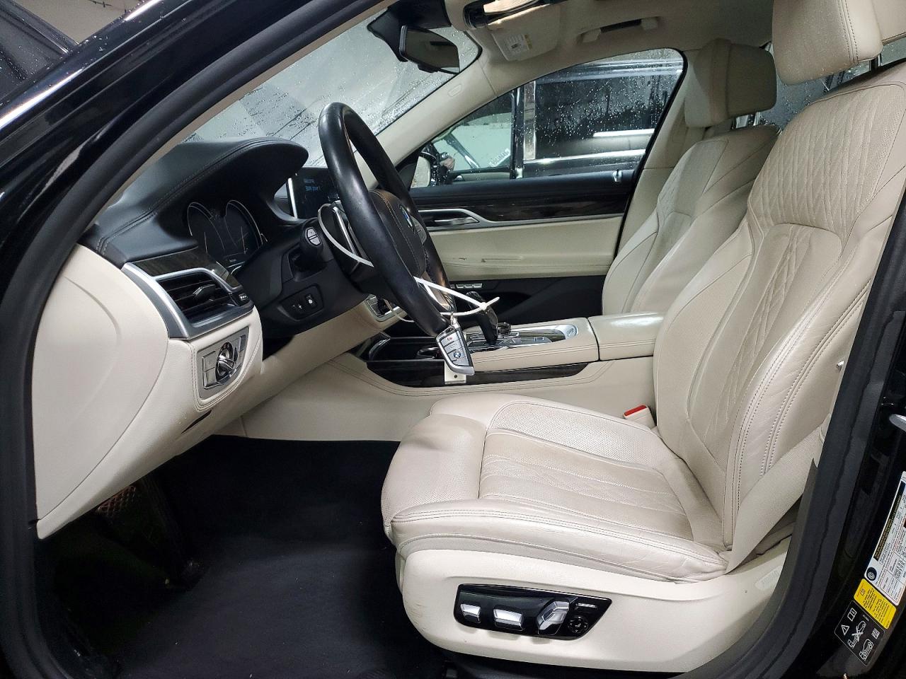 VIN WBA7F2C55JG423923 2018 BMW 750 XI
