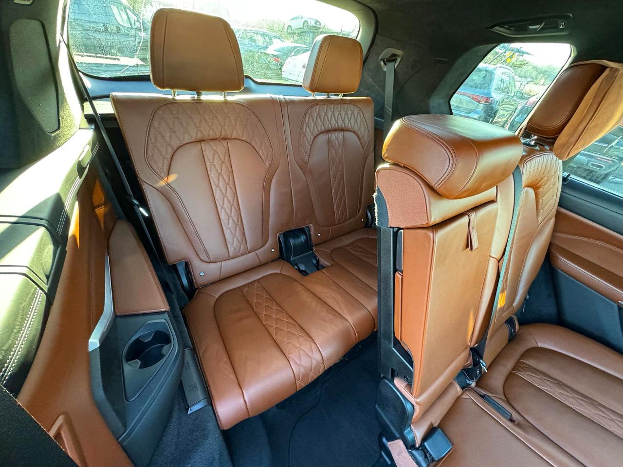 VIN 5UXCX4C58KLS38623 2019 BMW X7