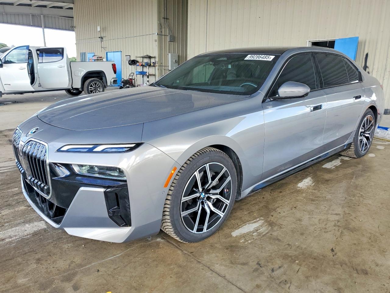 VIN WBA33EJ03PCN37404 2023 BMW 760 XI