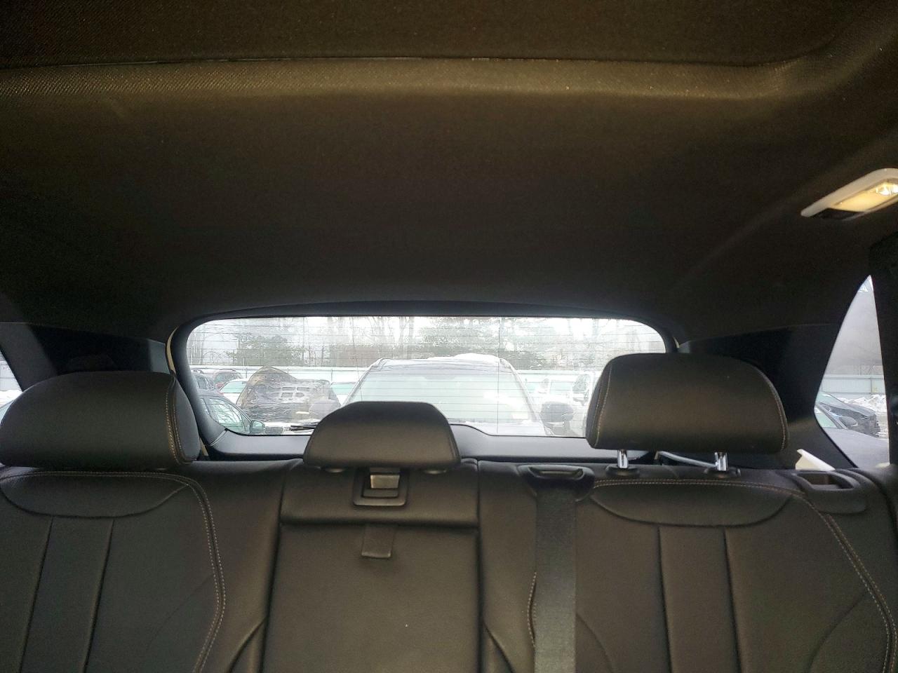 VIN 5UXKT0C56J0W02165 2018 BMW X5 XDR40E