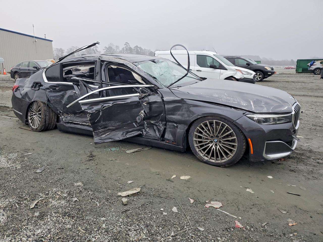 VIN WBA7T2C07MCE44073 2021 BMW 740