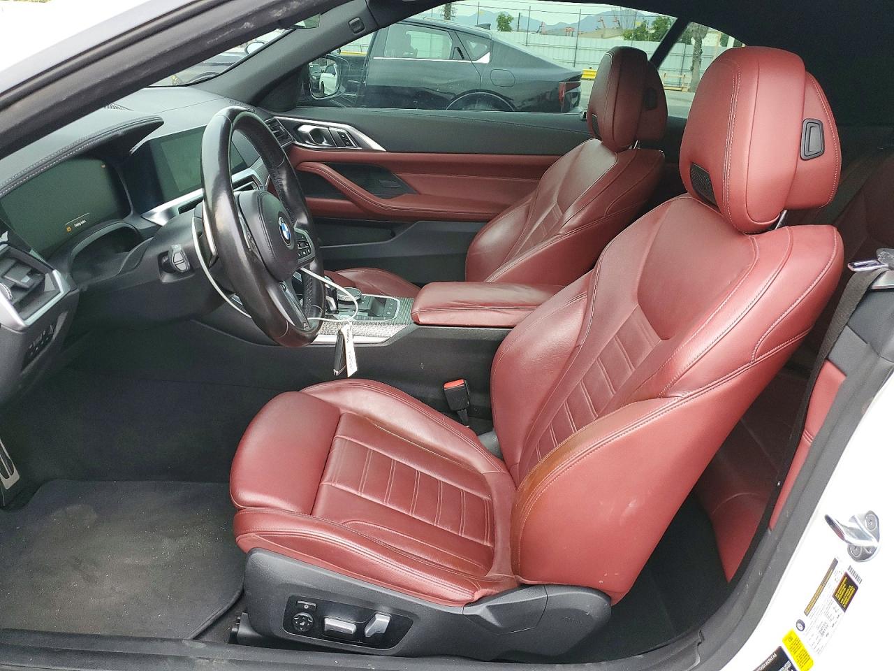 VIN WBA53AT04MCG16268 2021 BMW M440I