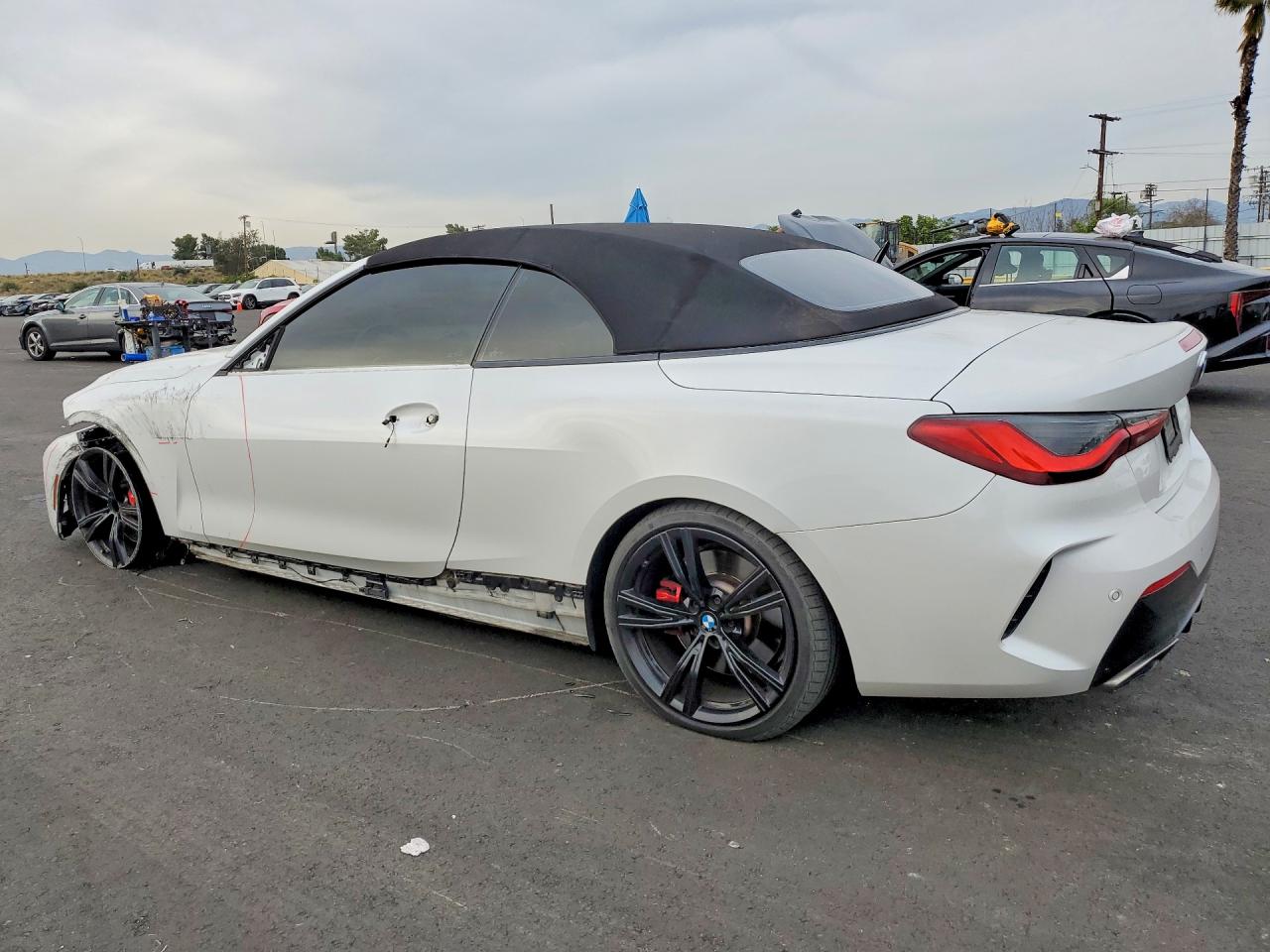 VIN WBA53AT04MCG16268 2021 BMW M440I