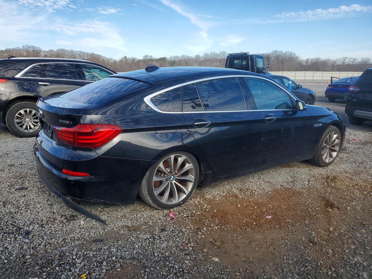 VIN WBA5M4C33HD187212 2017 BMW 535