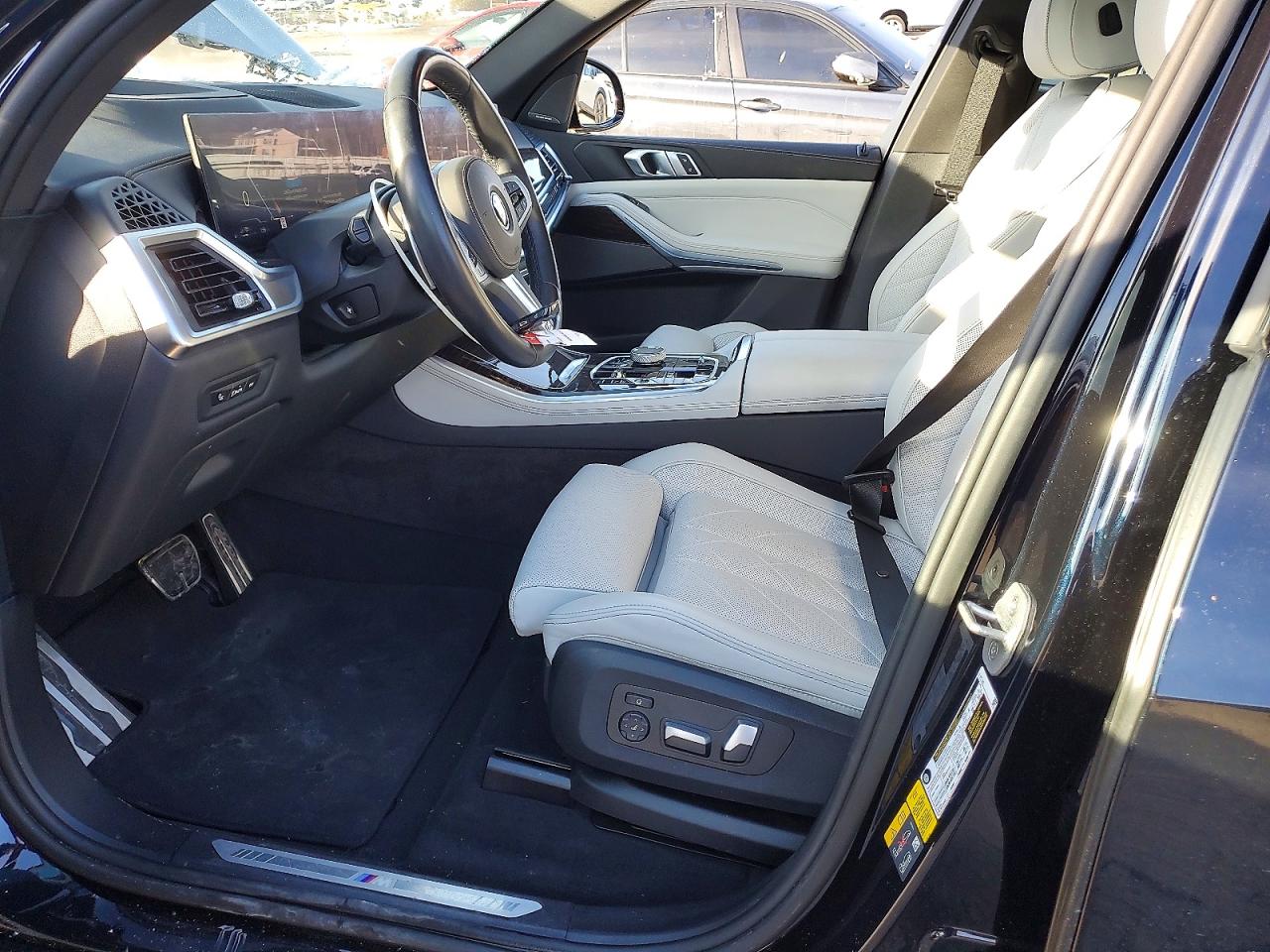 VIN 5UX43EU01R9U40543 2024 BMW X5 XDRIVE5