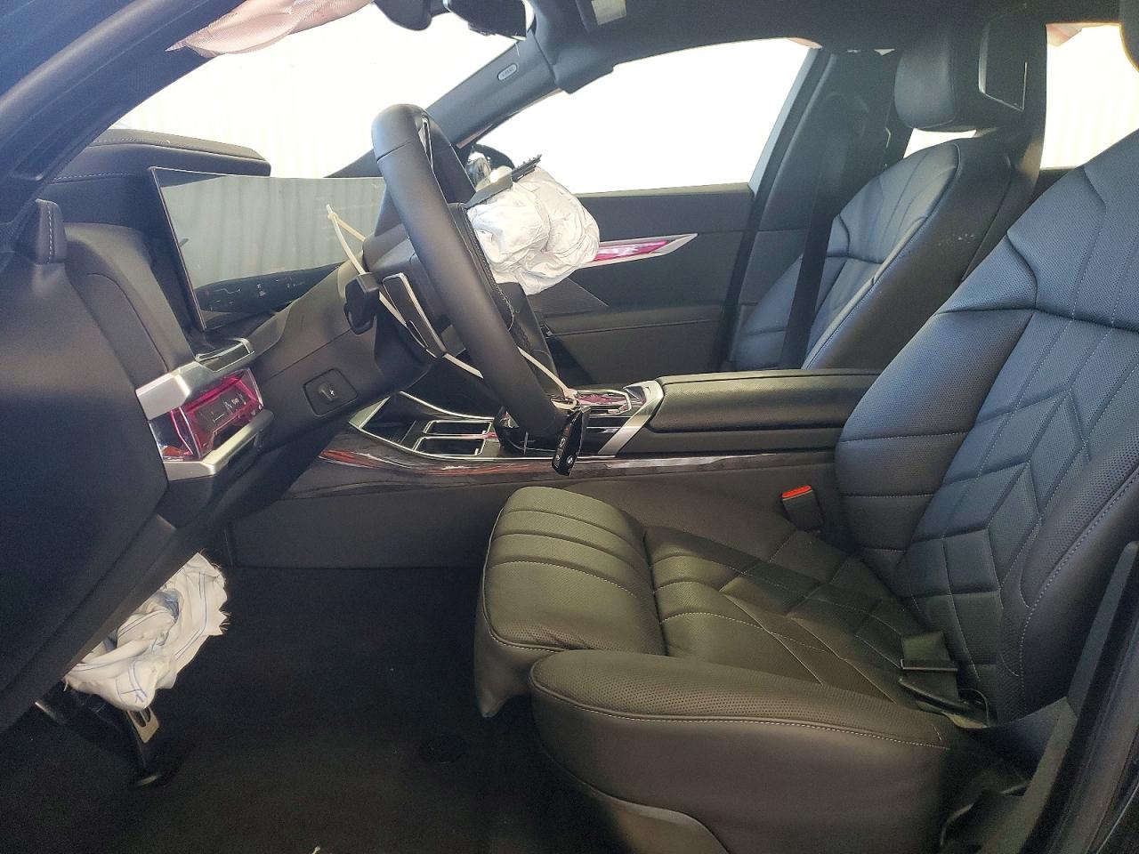 VIN WBA33EH00TCW38786 2026 BMW 740 XI