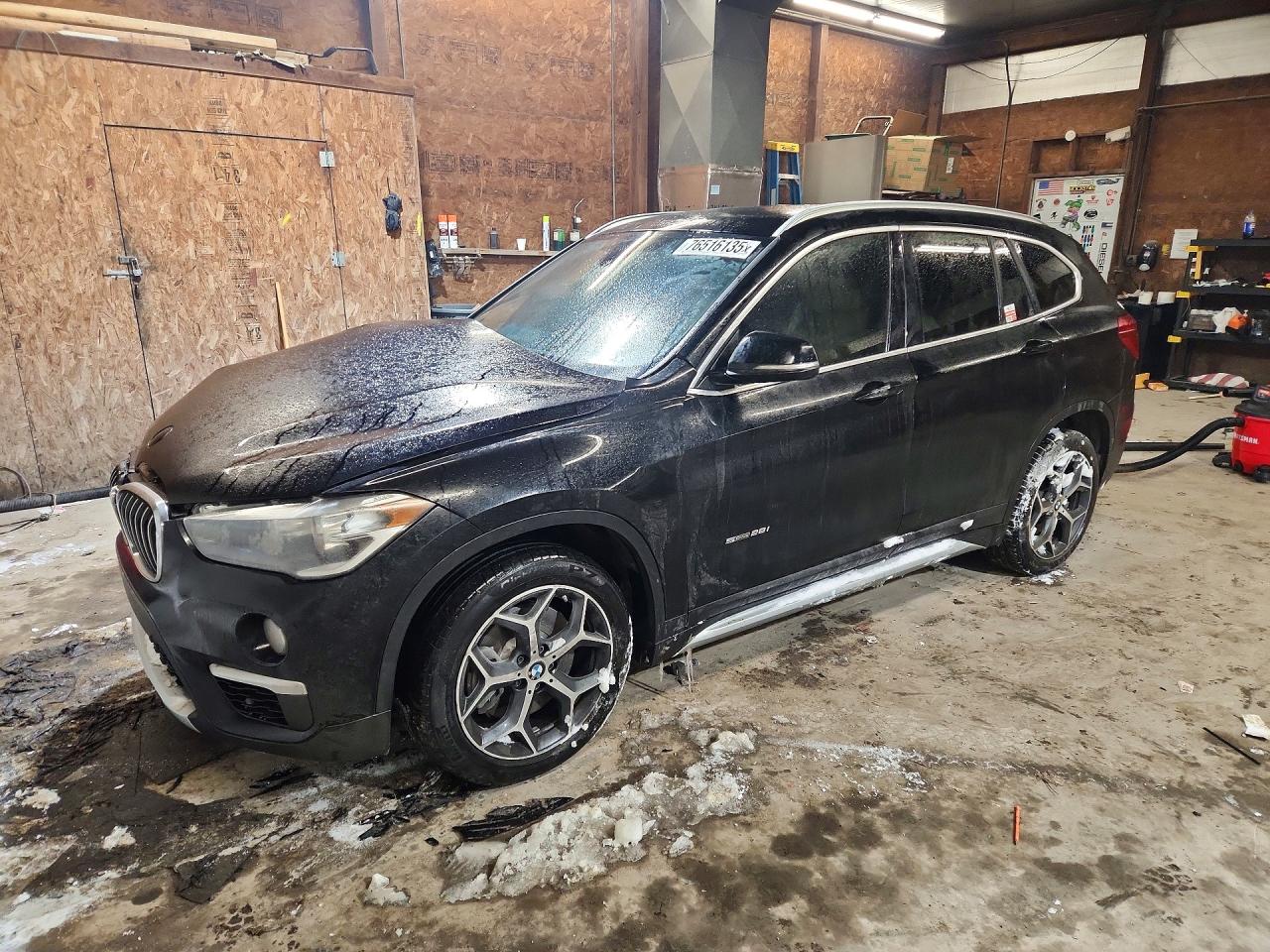 VIN WBXHU7C36J5H41091 2018 BMW X1 SDRIVE2