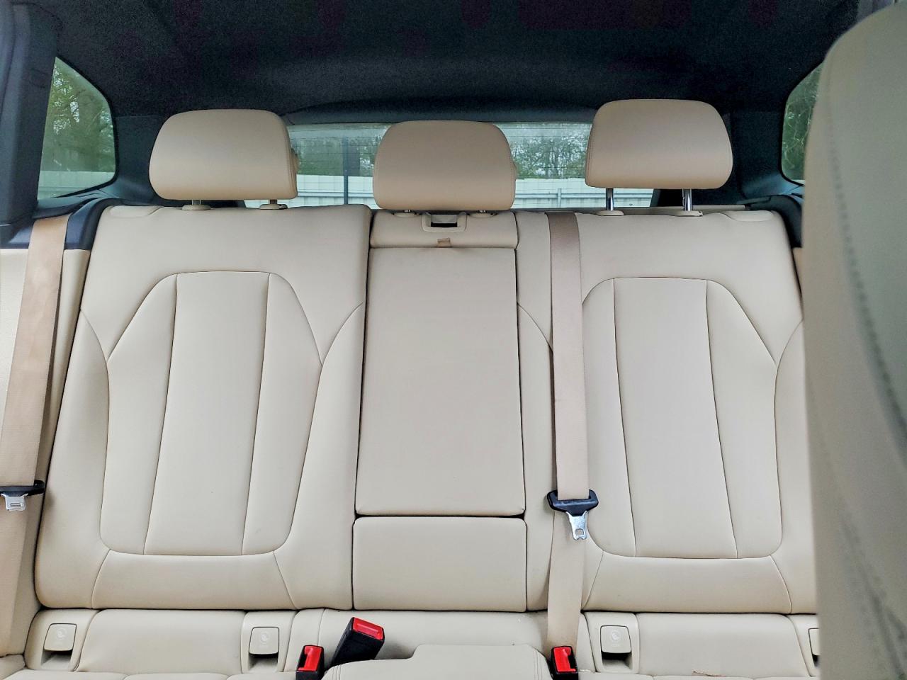 VIN 5UXTR7C59KLR48058 2019 BMW X3
