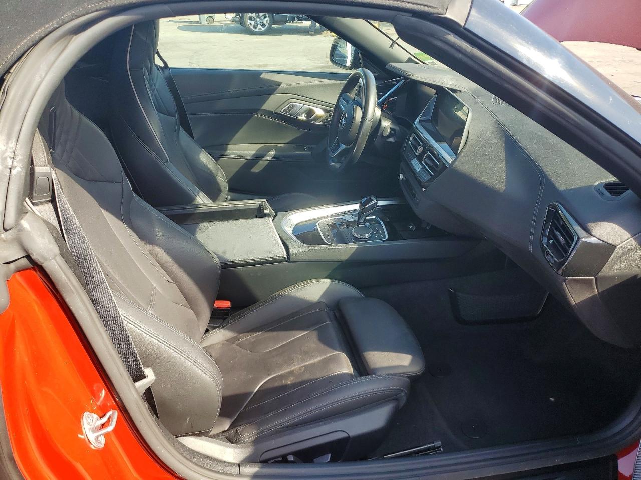 VIN WBAHF9C08NWX71034 2022 BMW Z4