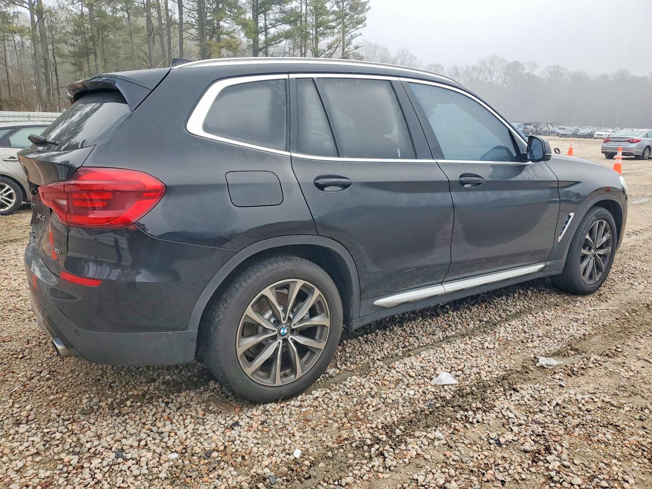 VIN 5UXTR7C59KLR48058 2019 BMW X3