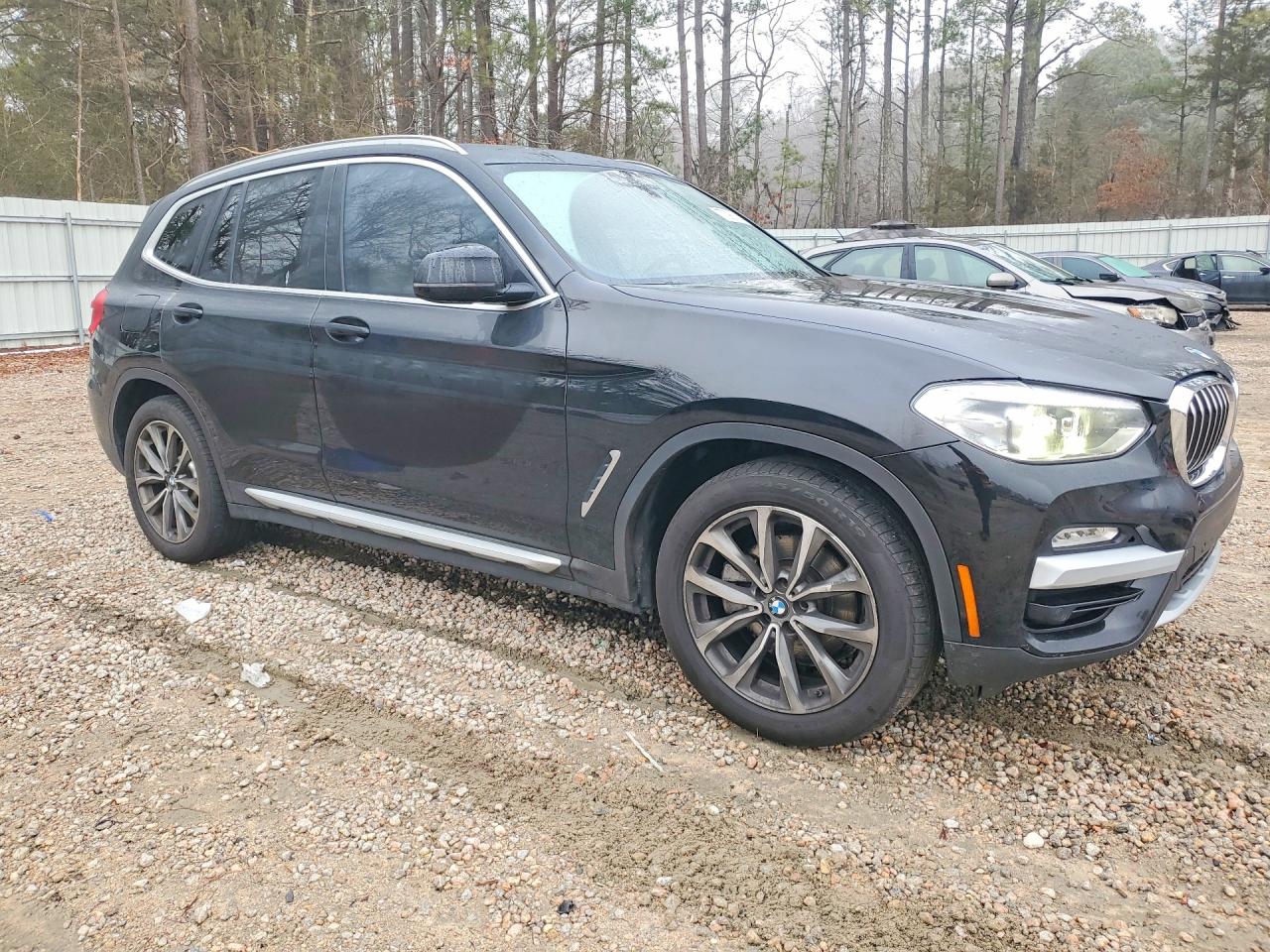 VIN 5UXTR7C59KLR48058 2019 BMW X3