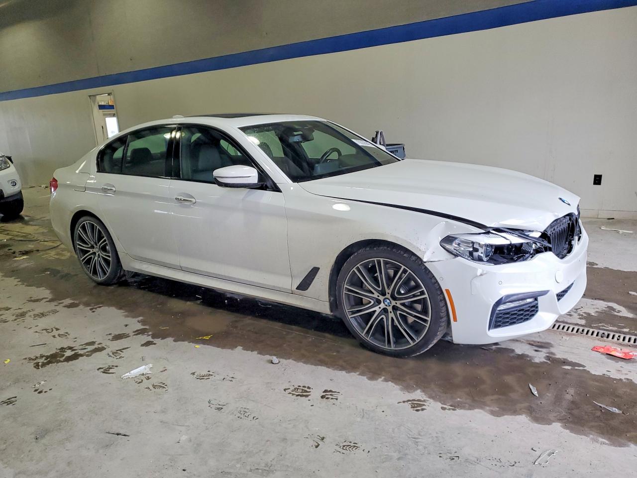 VIN WBAJE7C56JWC55403 2018 BMW 540 XI