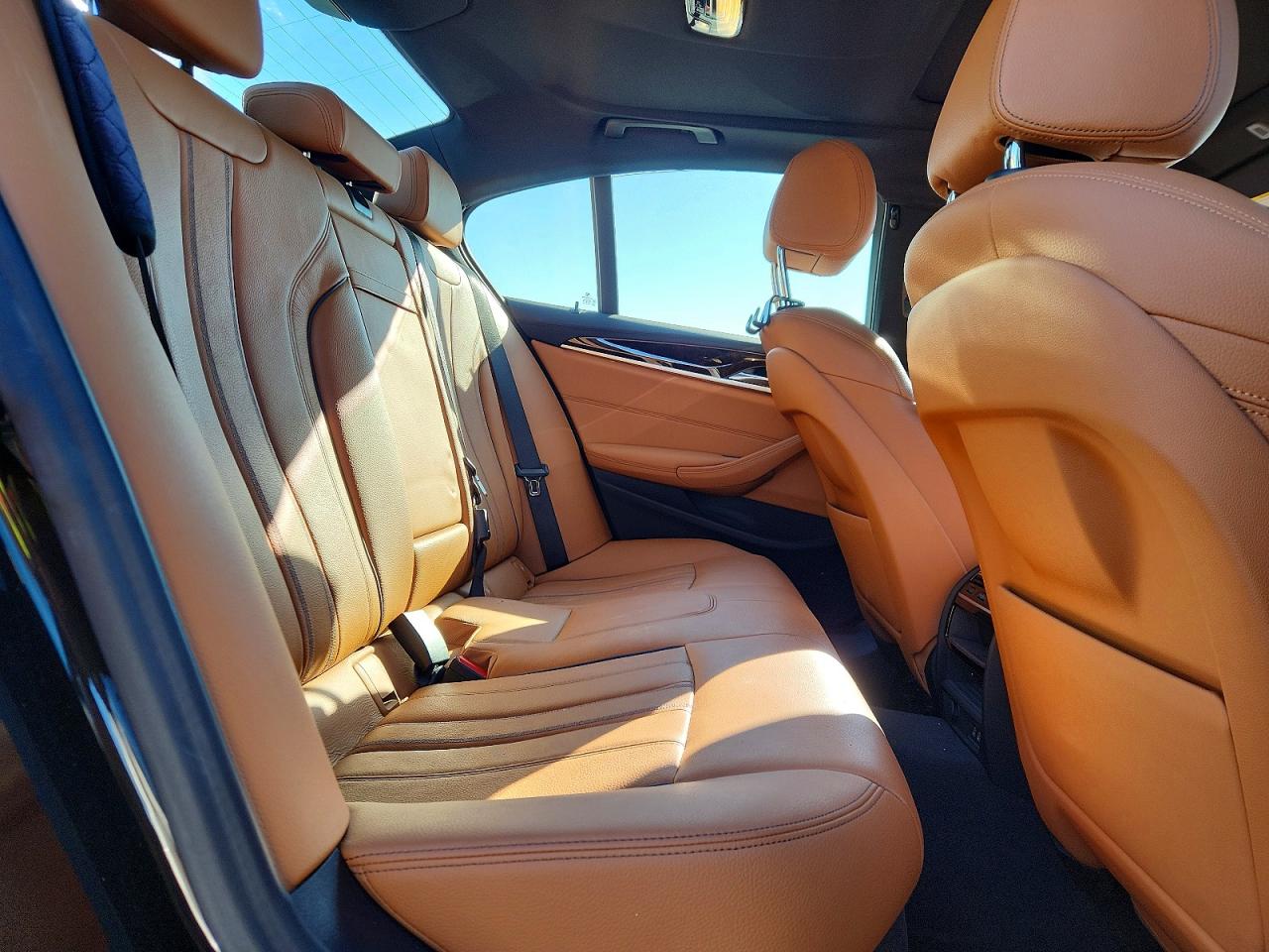 VIN WBAJS3C0XLCE28821 2020 BMW 540 XI