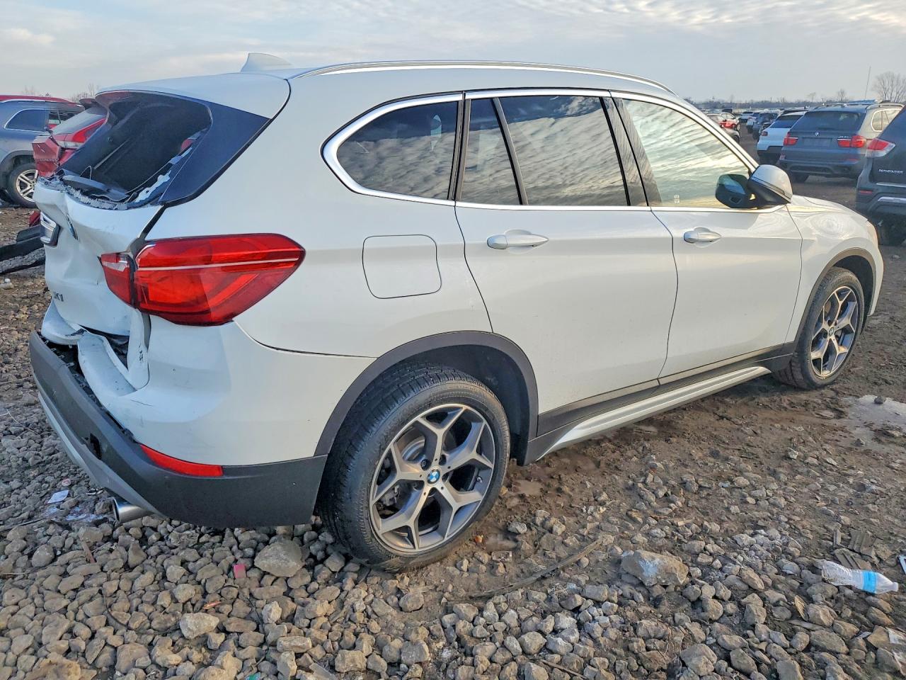 VIN WBXHT3C59K5L35883 2019 BMW MOTORRAD X1
