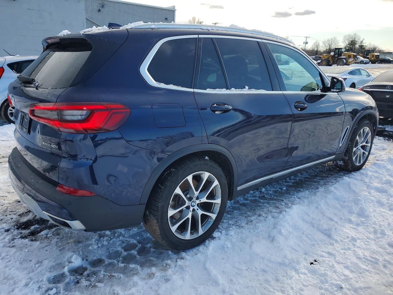 VIN 5UXCR6C57KLL38671 2019 BMW MOTORRAD X5