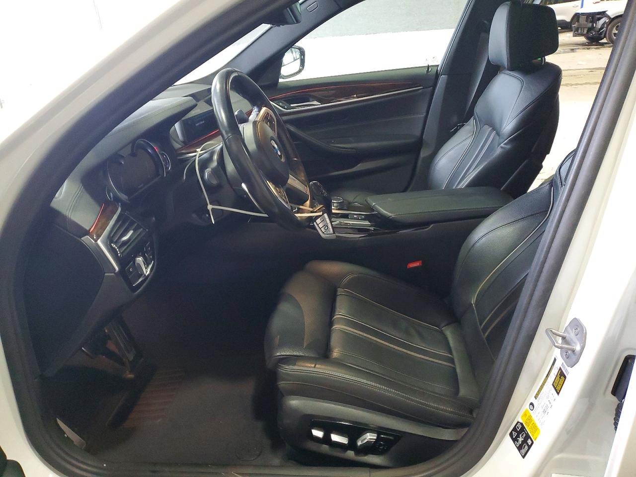 VIN WBAJE7C56JWC55403 2018 BMW 540 XI