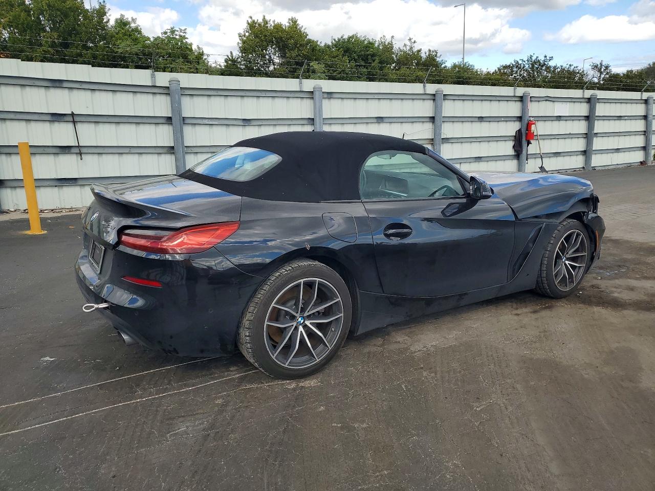VIN WBAHF3C06MWX25780 2021 BMW Z4 SDRIVE3