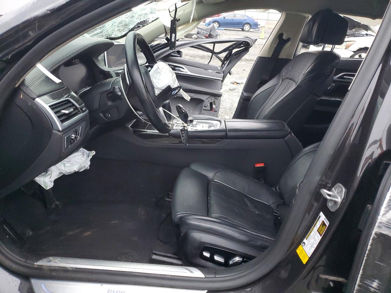 VIN WBA7T2C07MCE44073 2021 BMW 740