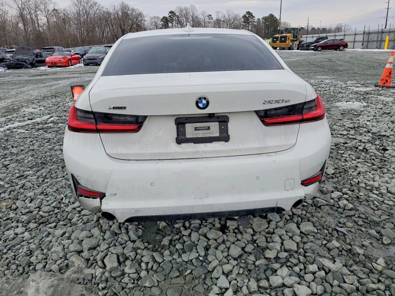 VIN 3MW5P9J00M8B63891 2021 BMW 330XE