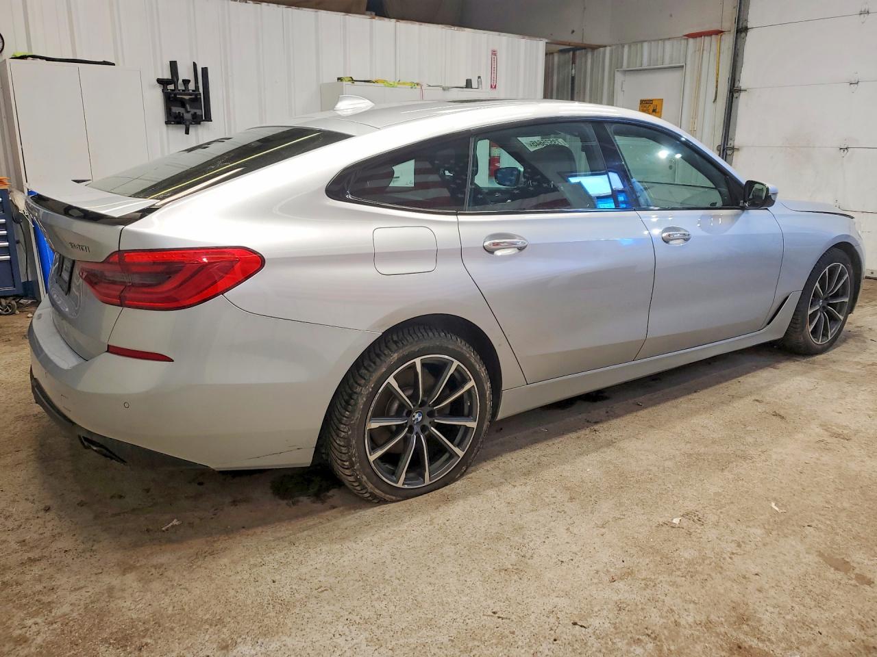 VIN WBAJV6C54JBK07638 2018 BMW 640