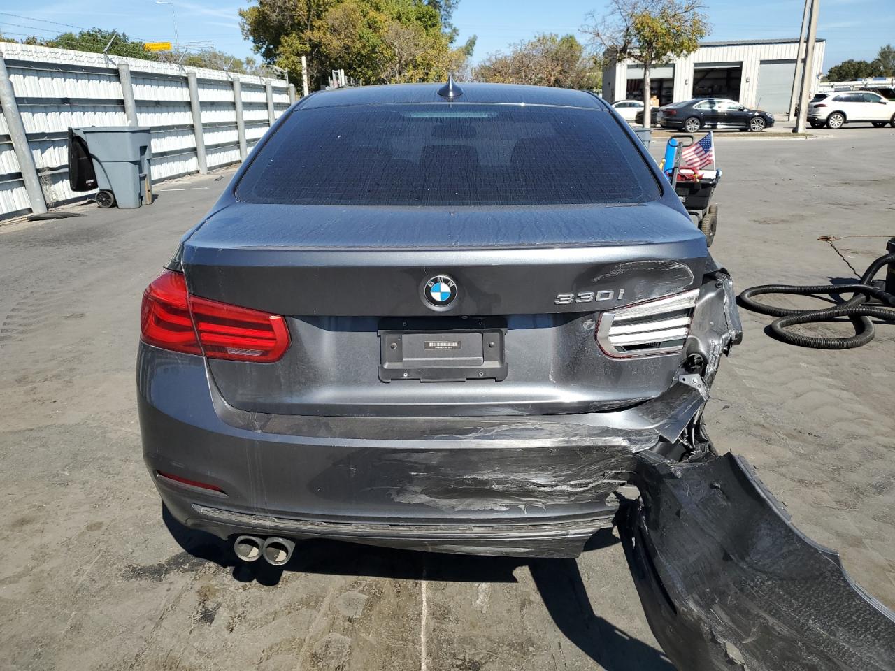 VIN WBA8B9C52JAE21884 2018 BMW 330 I