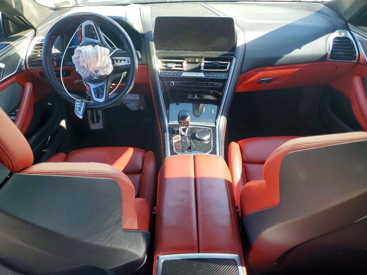 VIN WBSGV0C08PCK30043 2023 BMW M8