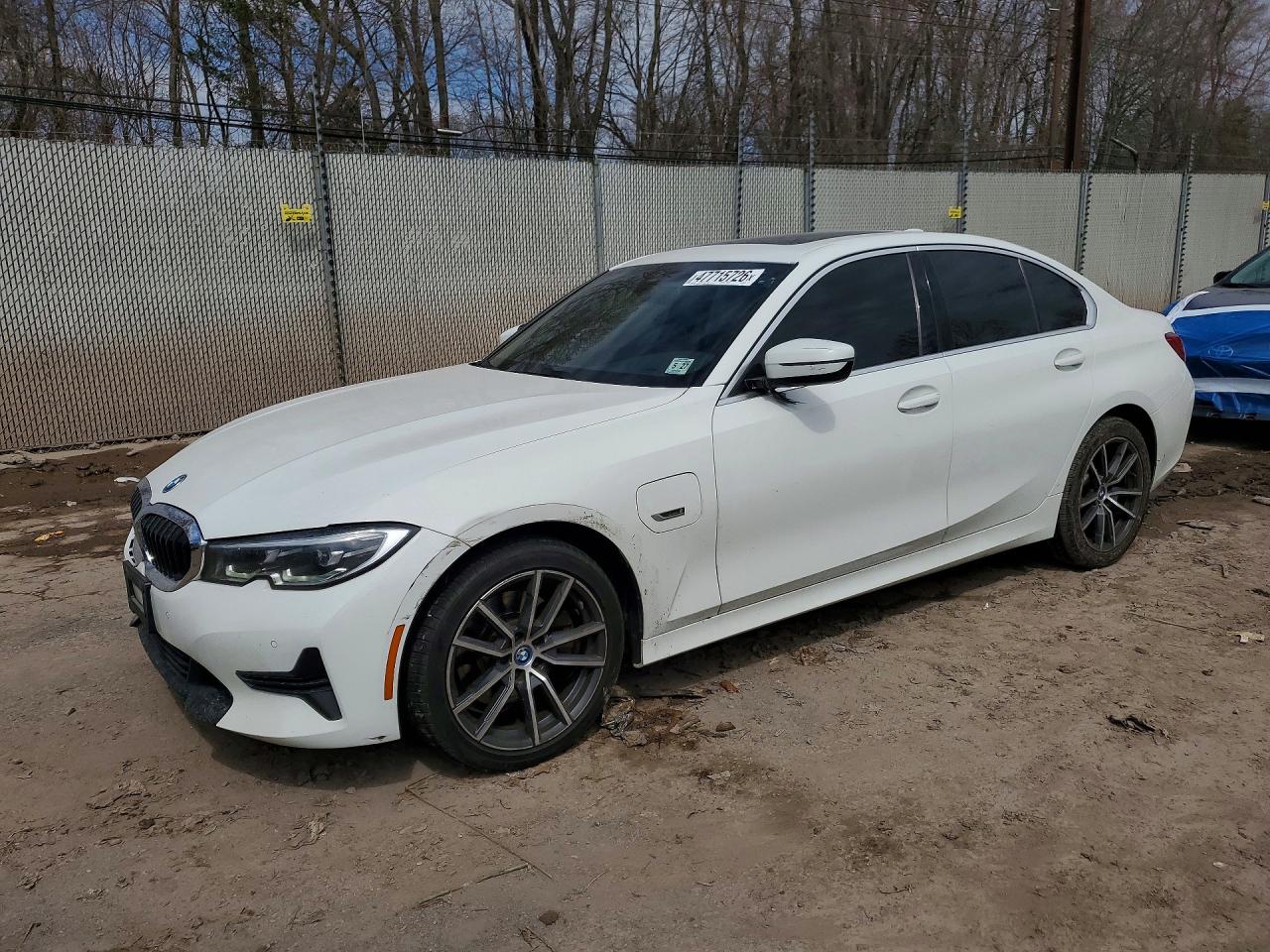 VIN 3MW5P9J0XN8C38596 2022 BMW 330XE