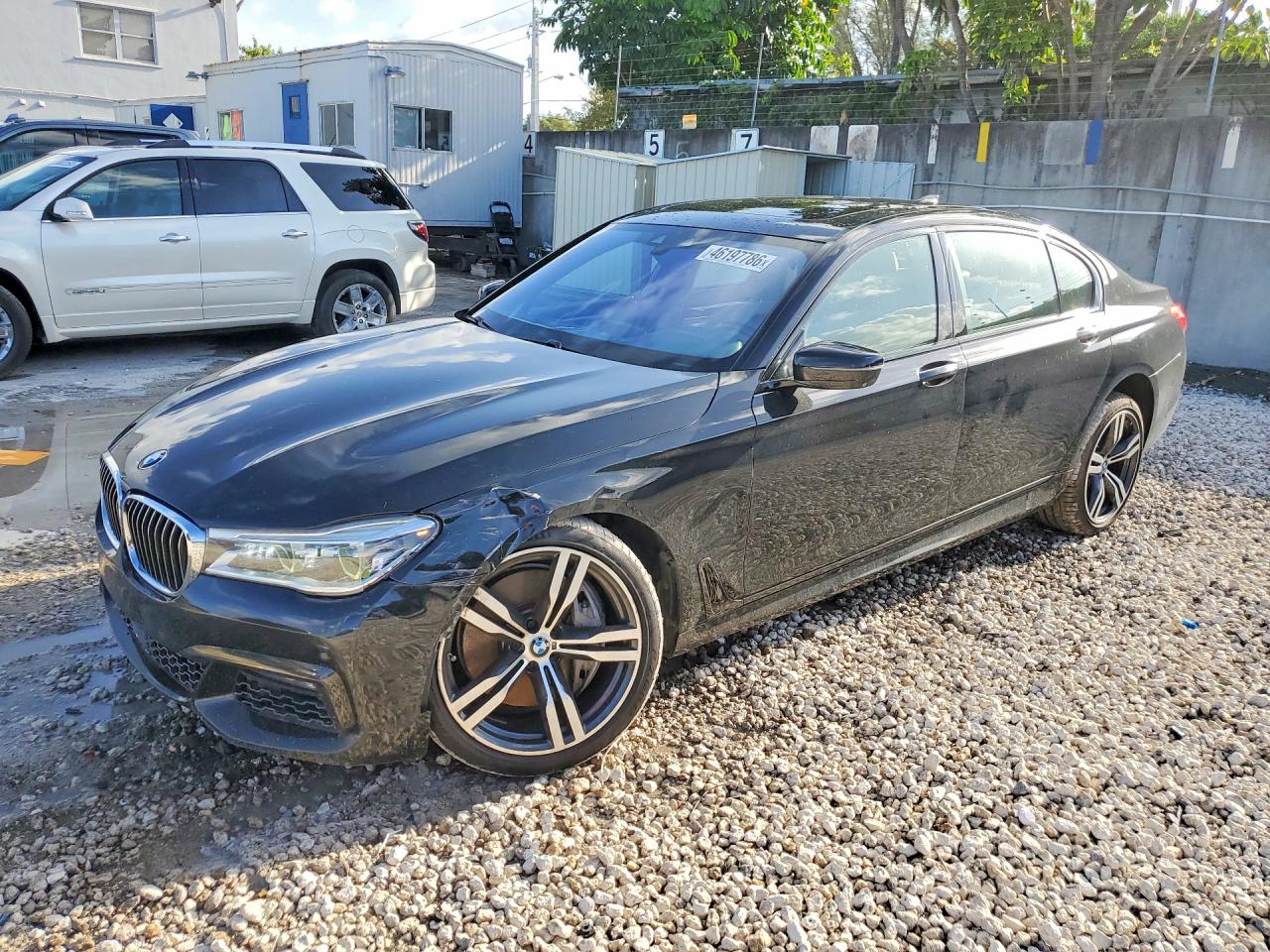 VIN WBA7F2C57JG423745 2018 BMW 750