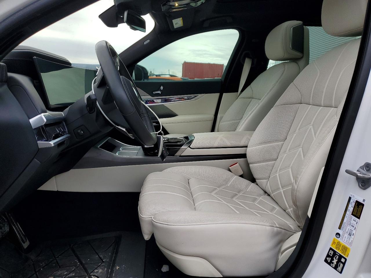 VIN WBA33EJ07RCP85271 2024 BMW 760