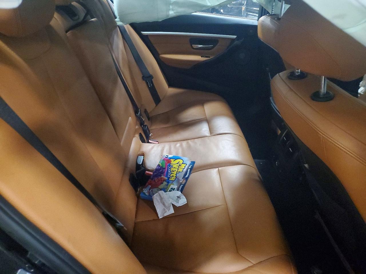 VIN WBA8F1C57JAE97431 2018 BMW 328