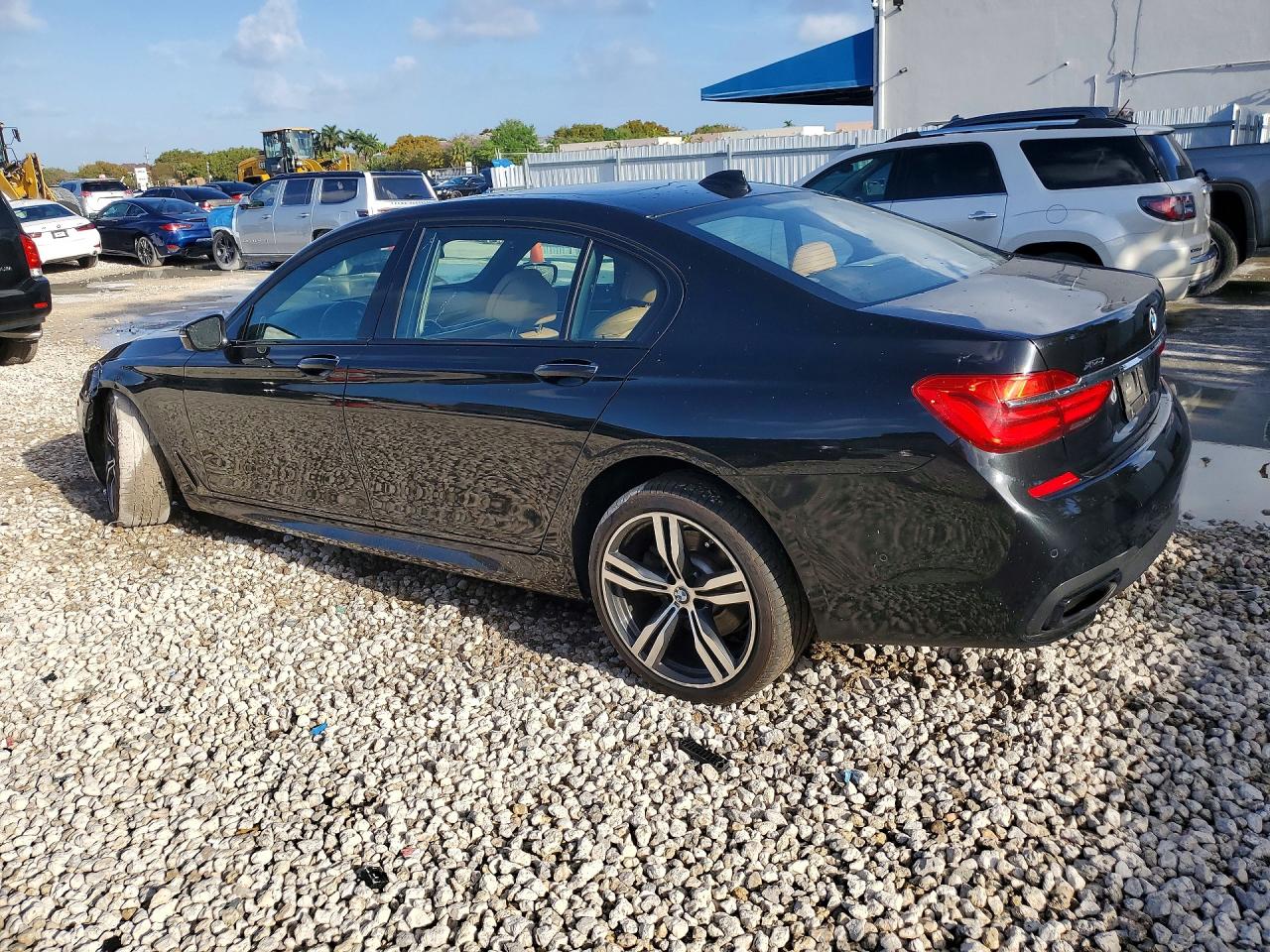 VIN WBA7F2C57JG423745 2018 BMW 750