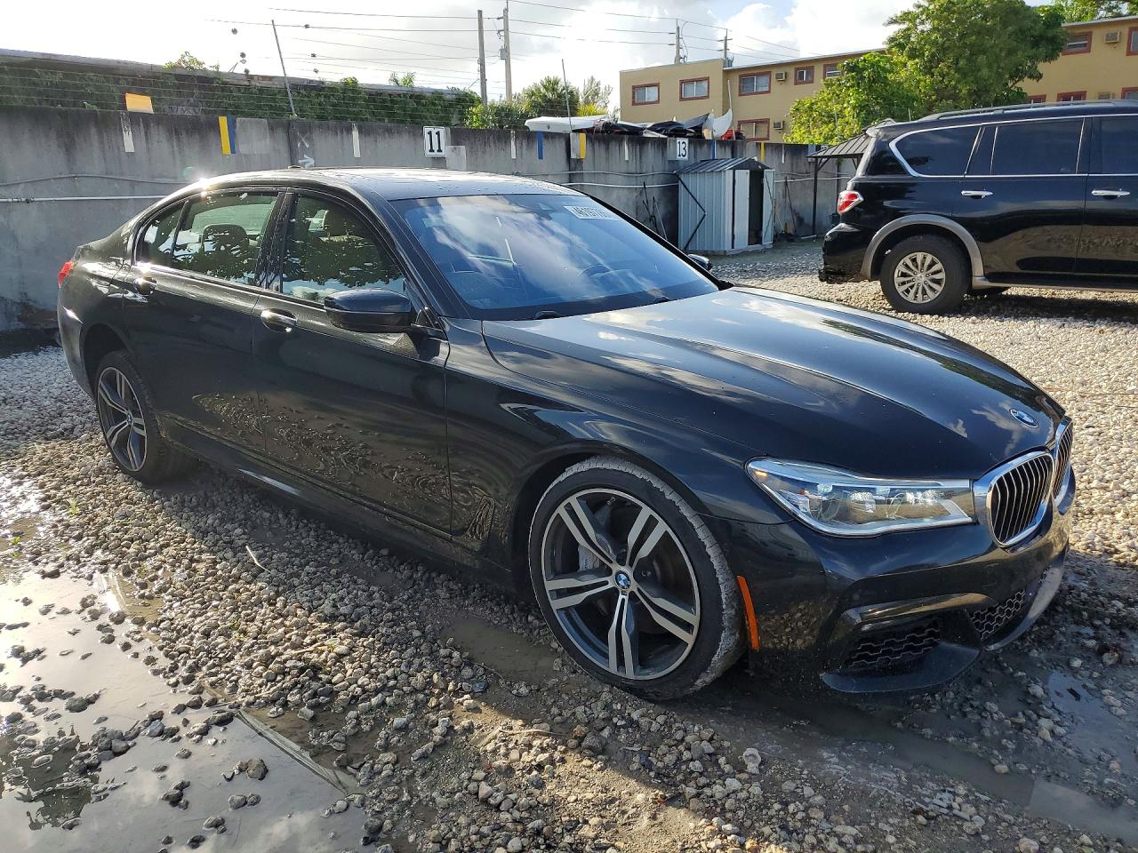 VIN WBA7F2C57JG423745 2018 BMW 750